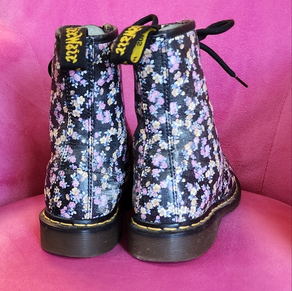 DR. MARTENS VINTAGE POINTED TOE BOOTS SZ 7 - Picture 4 of 15